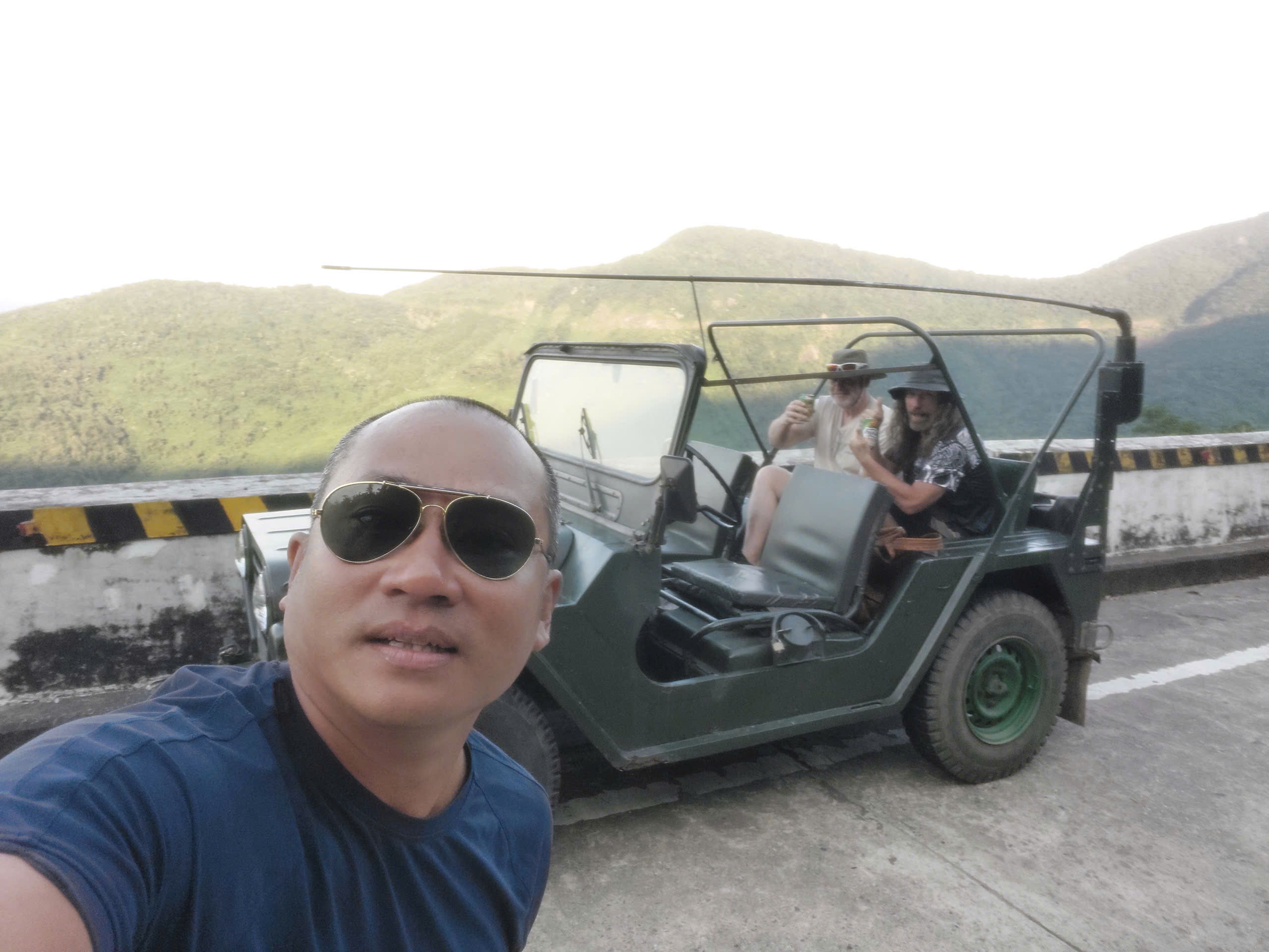 hai-van-pass-jeep-tour-vietnam-explore (1)