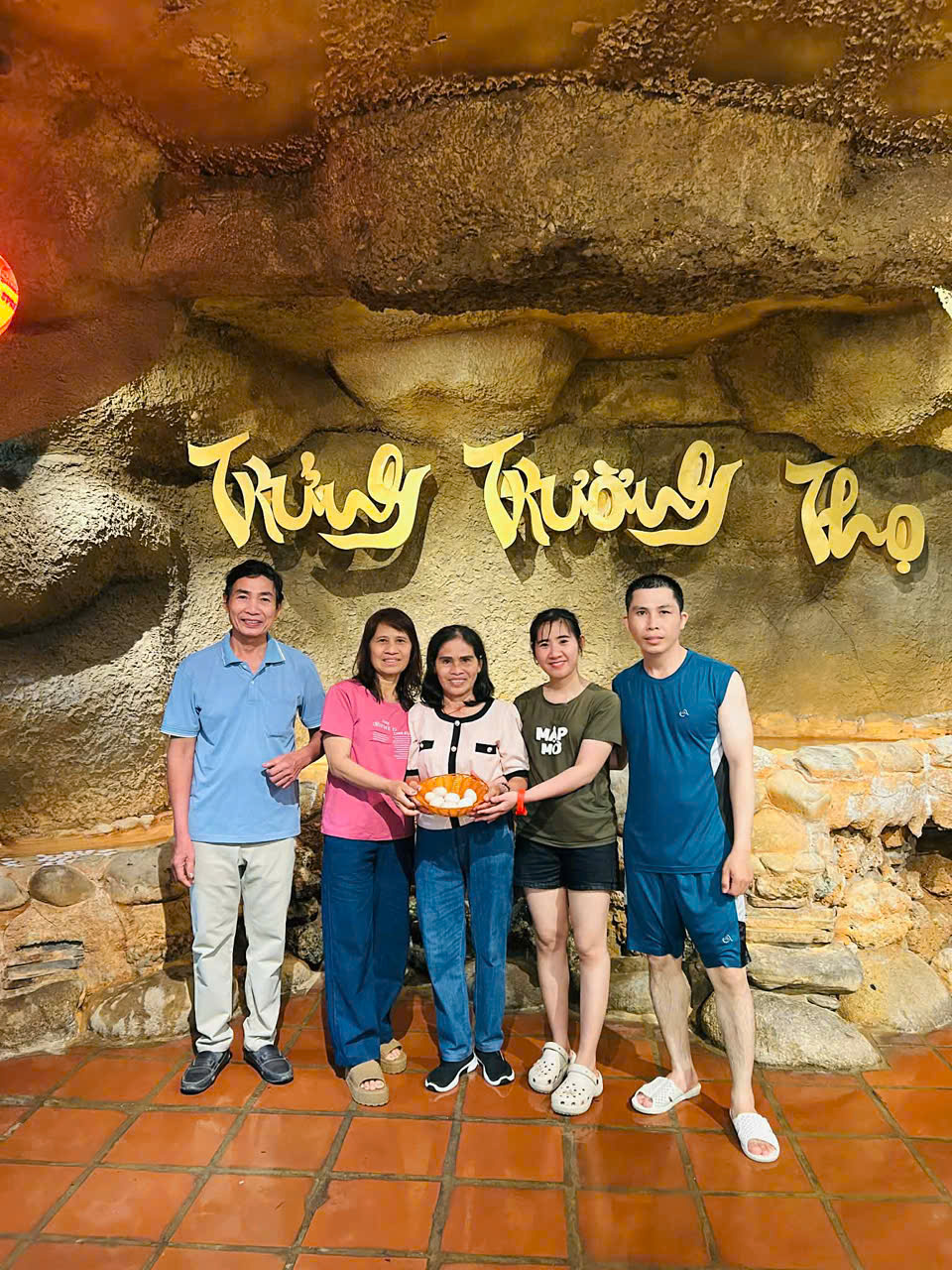 du-lich-suoi-khoang-nong-nui-than-tai (8)