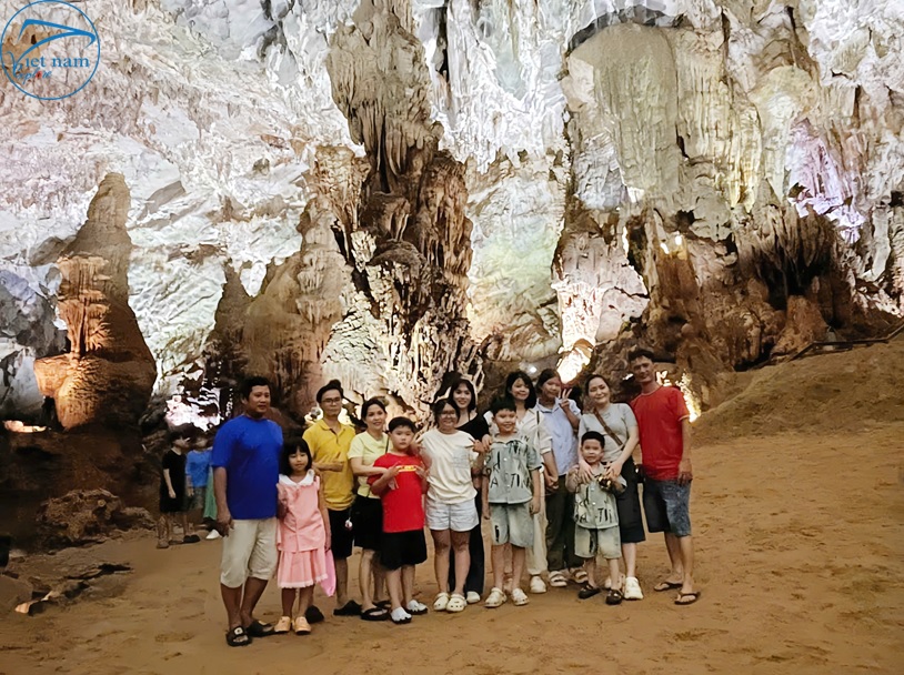doan-gia-dinh-du-lich-phong nha-ke-bang (1)-logo