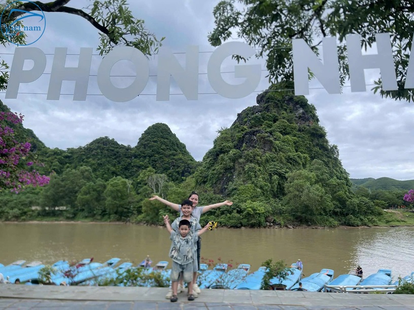 doan-gia-dinh-du-lich-phong nha-ke-bang (4)-logo