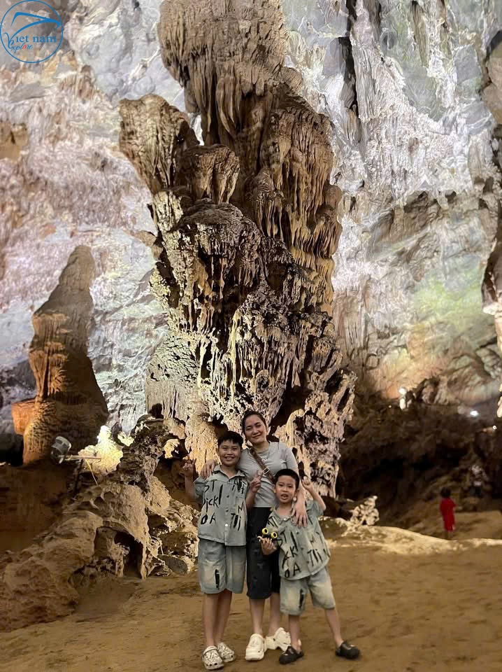 doan-gia-dinh-du-lich-phong nha-ke-bang (6)-logo